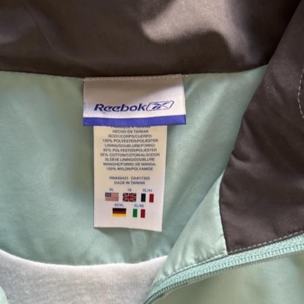 Vintage Reebok Women's 2-piece Track/Warm-up/Windbreaker Suit - Picture 5 of 10